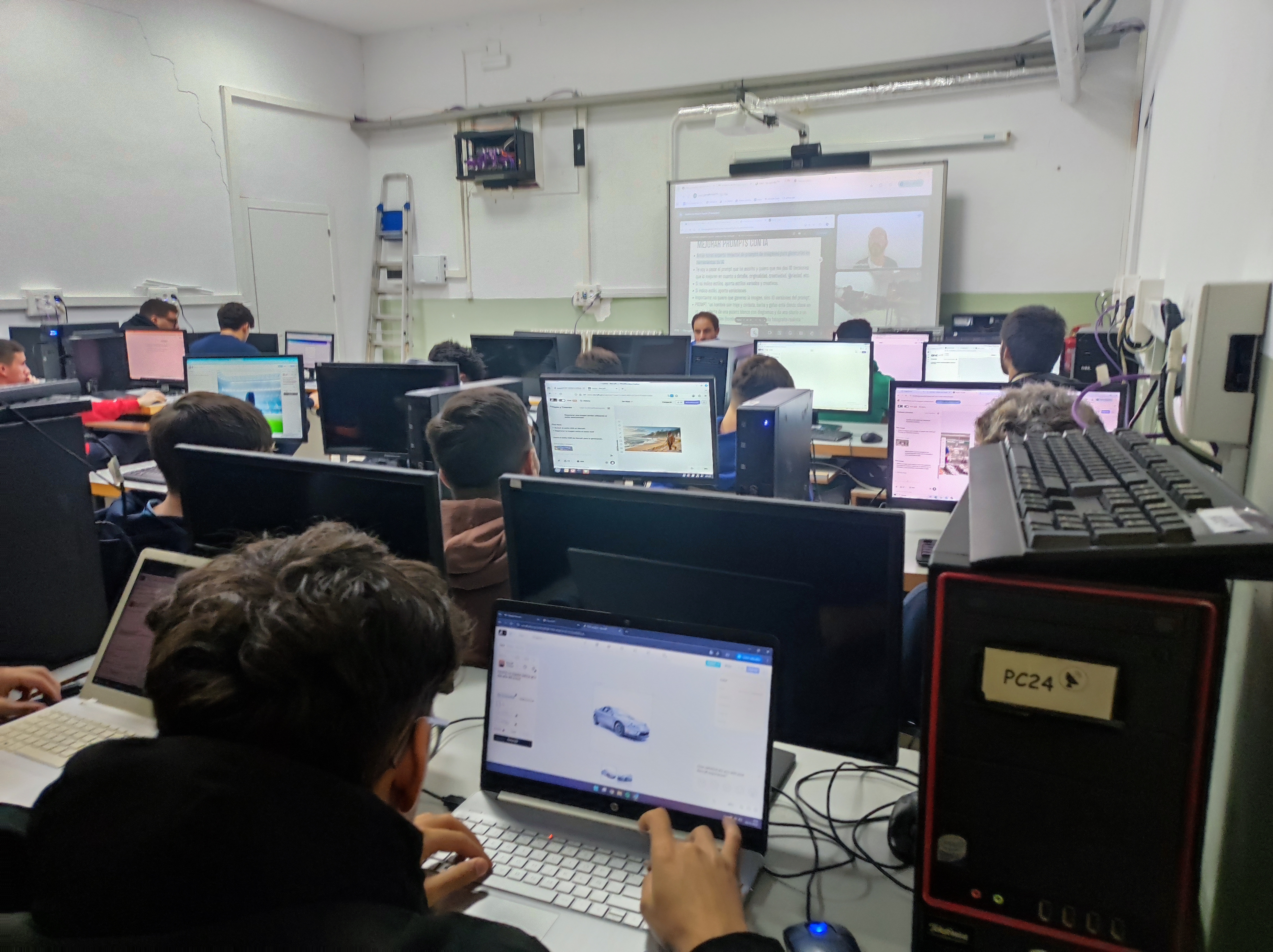 Alumnos de FP de Grado Medio en curso de formación
